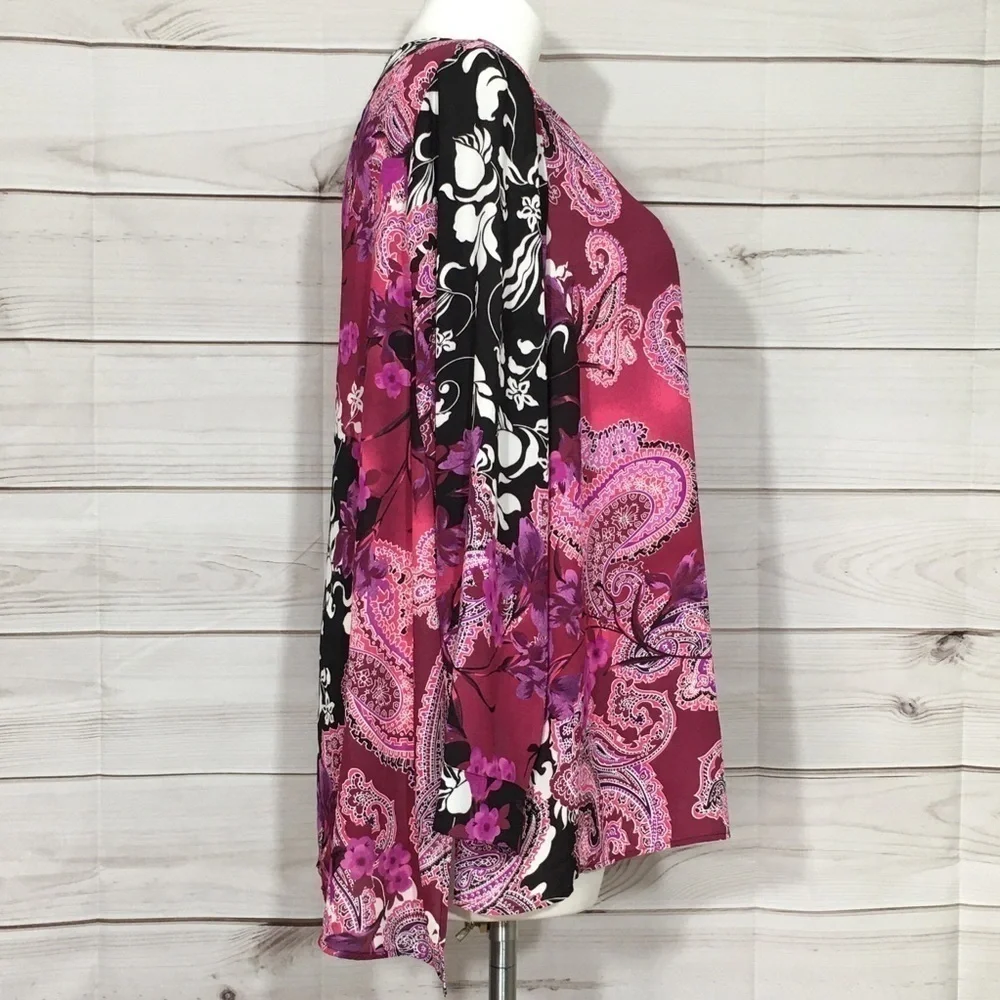 NWT Paisley Print Chennault Dressbarn Pink, Black & White Tunic Top Size 14/16 - Picture 2 of 7